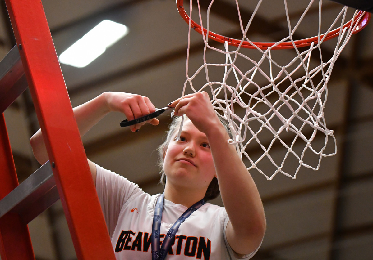z Beaverton Barlow girls basketball Taylor Balkom 54